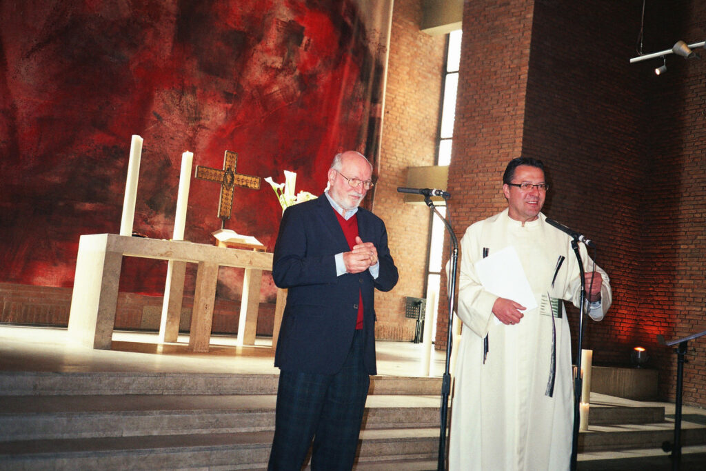 Themengottesdienst über Kriegstraumata mit Pfarrer Hans Mörtter und Curt Hondrich, Foto: Helga Fitzner
