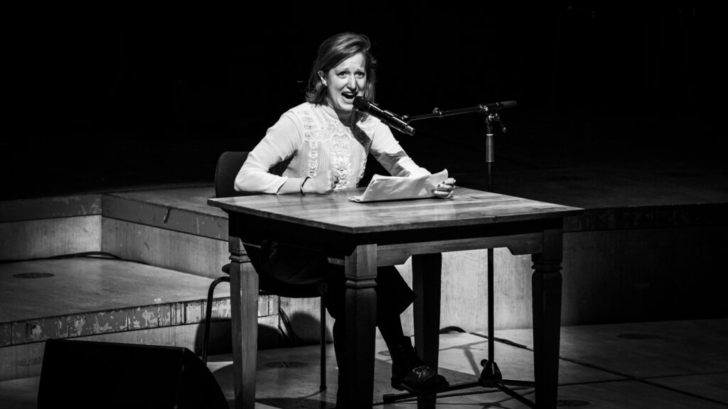 SOS 2019 - Schauspielerin Kristin Steffen bei einer Lesung; Foto: Simin Kianmehr